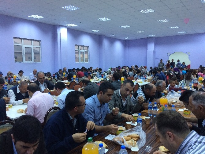 Çıldır Belediyesinden İftar Yemeği