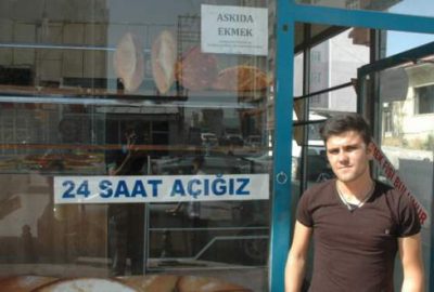Van’da bir ekmek fırını çalışanları, "askıda ekmek" uygulamasını başlatarak çok