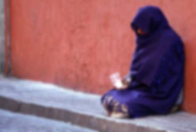 Çanakkale’de kordon boyunda gezmeye çıkan görme engelli çift, kendilerinden para
