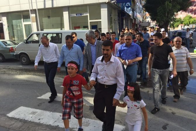 Niğde Ülkü Ocakları tarafından düzenlenen yürüyüşte, Çin’in Türkistan’da Müslüman Türklere