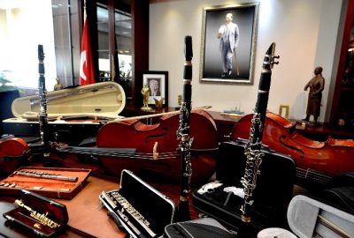 Tepebaşı Belediyesi Çocuk Senfoni Orkestrası’na destek çığ gibi büyüyor. Duyarlı