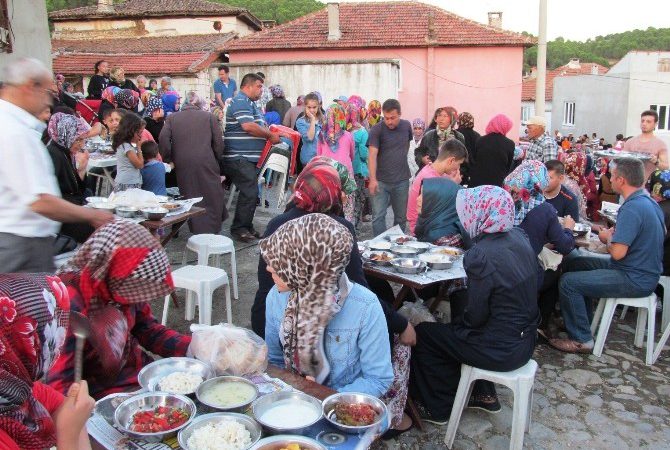 Balıkesir’in Havran ilçesine bağlı Çamdibi Köyü eski adı Şekveren’in Dübek