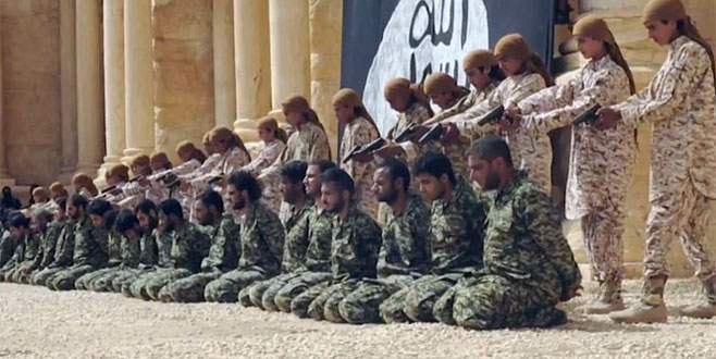 IŞİD antik tiyatroda katliamı izlettirdi