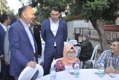 Sağlık Bakanı Mehmet Müezzinoğlu, iftar öncesi Balıkesir’de 2. Sakarya Mahallesi’nde