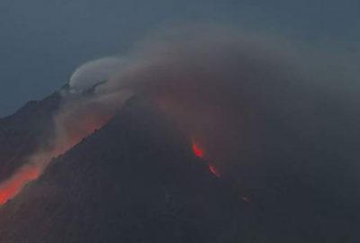 Raung Yanardağı faaliyete geçti