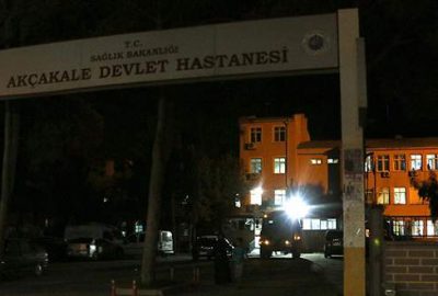 Suriye sınırındaki Akçakale ilçesinde askeri aracın devrilmesi sonucu ağır yaralanan