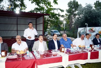 Darende Esnaf Sanatkarları Odası tarafından, Şehir Lokantası Bahçesi’nde verilen iftara