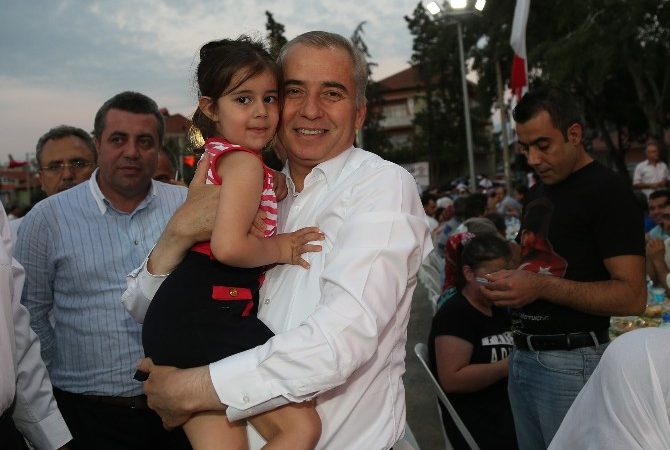 Denizli Büyükşehir Belediyesi’nin ramazan ayı boyunca her gün bir mahallede
