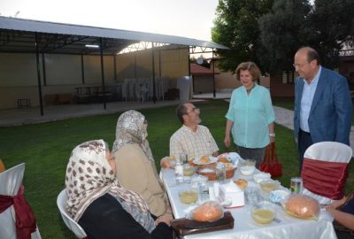 Ramazan ayı dolayısıyla mahallelerde iftar programı düzenleyen Efeler Belediyesi, şehit