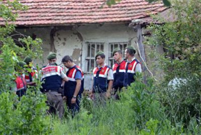 Tekirdağ’ın Ergene İlçesi’nde 36 yaşındaki Ramazan K., öldürüp evinin arka