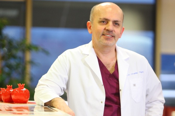Bu Sorun İşinizden Edebilir ! Özel Elit Polikliniği Dermatoloji Uzmanı Dr. Şerafettin Saraçoğlu, Anketlerden elde