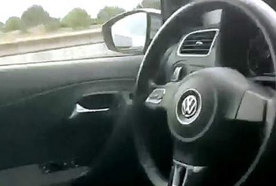 TEM Otoyolu'nun Adapazarı- Sapanca arasında hareket halindeki otomobilde, sürücünün direksiyonu