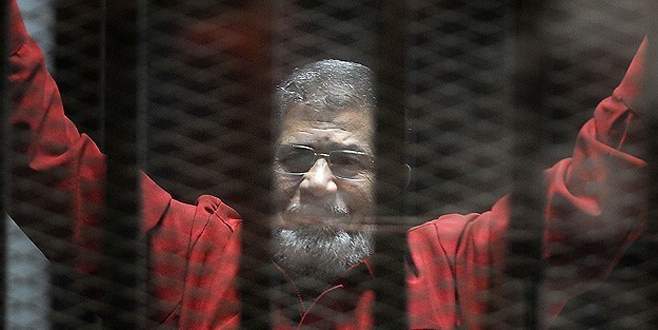 Mursi’nin duruşması ertelendi