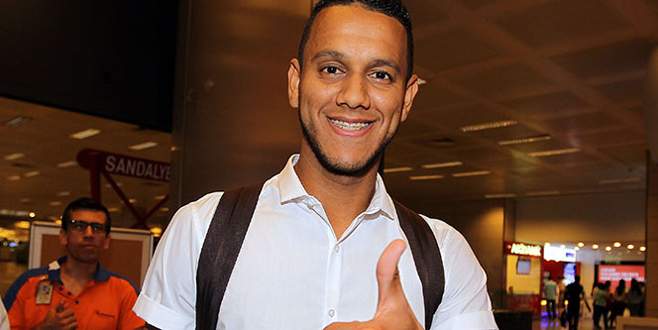 Fenerbahçe yıldız oyuncu ve kulübüyle anlaştı