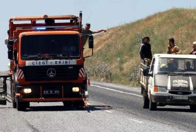 Gölmarmara'da kamyonet kasasında taşınan 15 işçinin yaşamını yitirdiği kazanın ardından