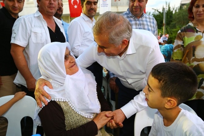 Binlerce Kişi İftarda Buluştu