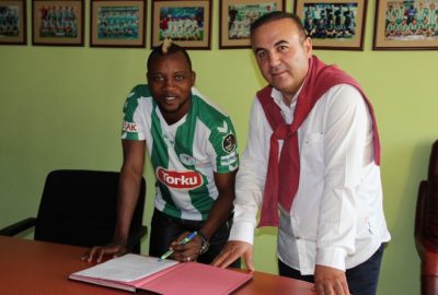 Spor Toto Süper Lig takımlarından Torku Konyaspor, İbrahim Sissoko ile