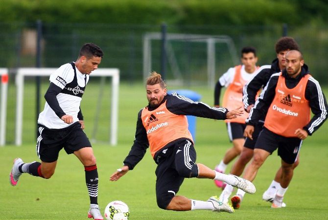 Beşiktaş, Almanya kampında yeni sezon hazırlıklarına bu akşam yaptığı antrenmanla