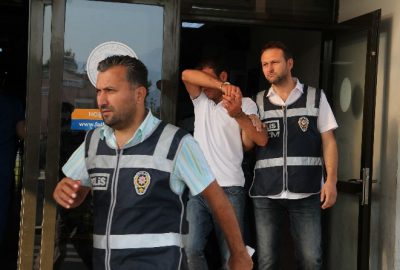 Muğla’nın Fethiye ilçesinde uyuşturucu madde ticareti yaptıkları iddiasıyla gözaltına alınan