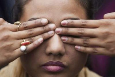 13 yaşındaki kızlarını para karşılığı…