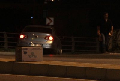 Adana’da bir üst geçide bırakılan şüpheli kutu, içinde bomba olabileceği