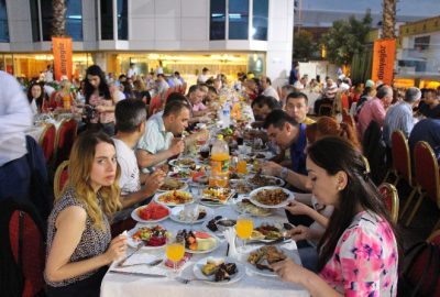 Dünyagöz Samsun Hastanesi düzenlediği iftar yemeğinde basın mensuplarıyla bir araya