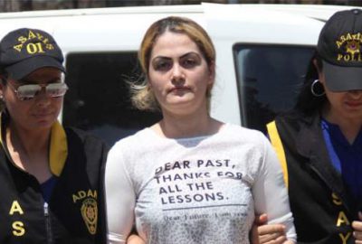 Adana'da eşini tabancayla öldüren Çilem Karabulut'un İngilizce yazılı "Sevgili mazi,