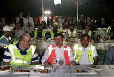 Başbakan Davutoğlu, Yavuz Sultan Selim Köprüsü işçileriyle inşaat alanında düzenlenen