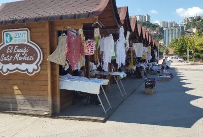 İzmit Belediyesi tarafından el emeği ürünlerin satışının yapılması için kurulan