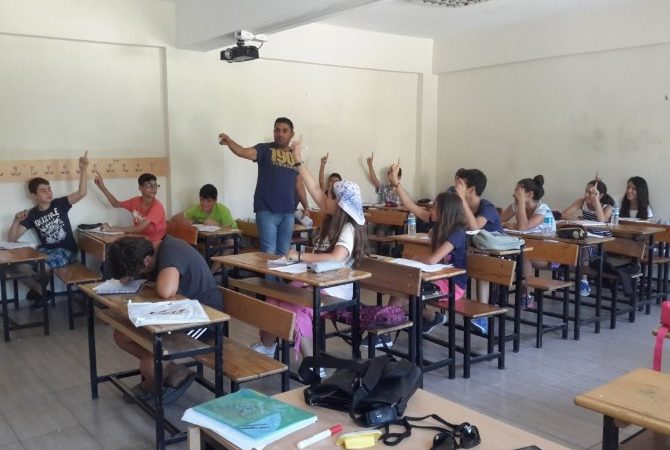Balıkesir’in Ayvalık ilçesinde, 15 Eylül Ortaokulunda yaz tatili döneminde ücretsiz