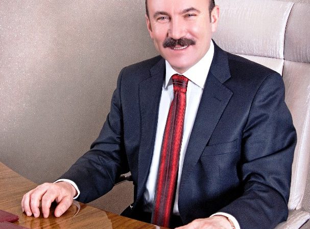 İzmit Belediye Başkanı Dr. Nevzat Doğan, Kadir Gecesi dolayısıyla bir