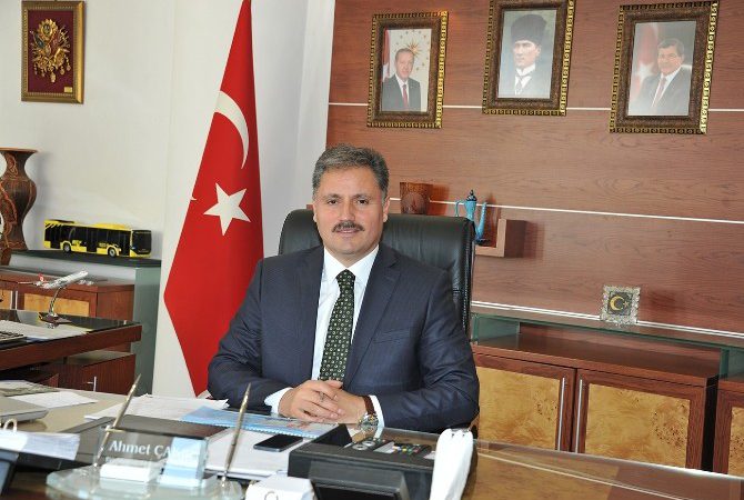 Malatya Büyükşehir Belediye Başkanı Ahmet Çakır, Kadir Gecesi vesilesiyle bir
