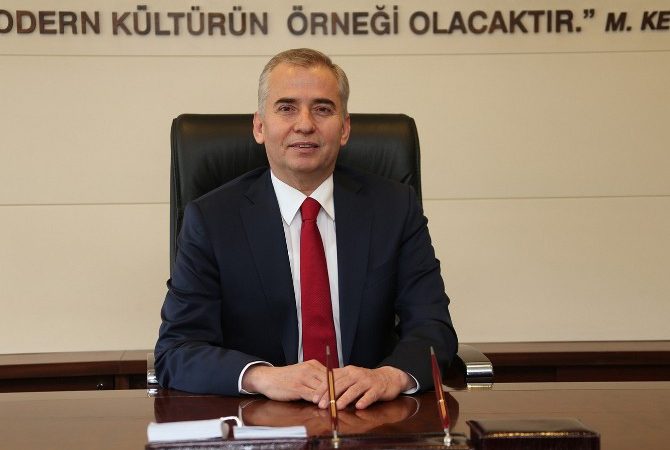 Denizli Büyükşehir Belediye Başkanı Osman Zolan, Kadir Gecesi dolayısıyla bir