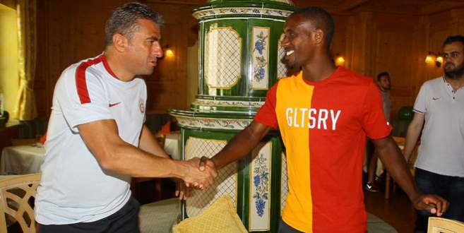 Carole Aslan’ın kampına katıldı