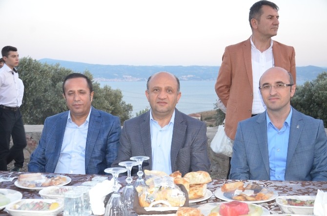 Bakan Işık, Dilovası’nda İftara Katıldı Kocaeli’nin Dilovası ilçesinde AK Parti İlçe Teşkilatı’nın düzenlediği iftar programına