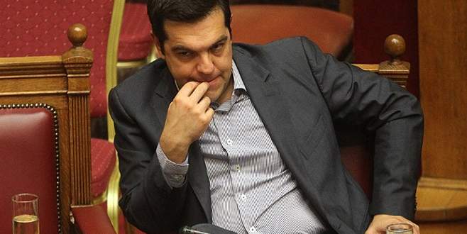 Yunanistan ağır şartları kabul etti