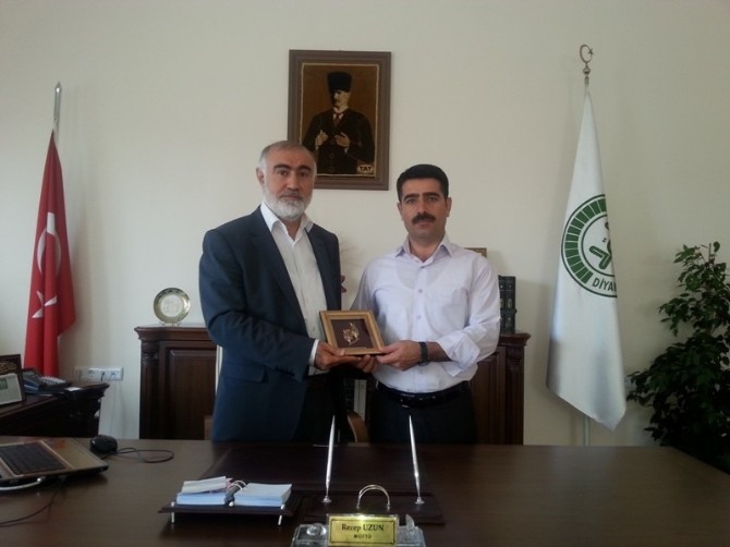 Müftü Uzun Şampiyon Öğrenciyi Tebrik Etti