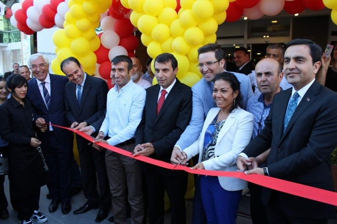 Mcdonald’s Türkiye’de 262’nci, Kırşehir’de İlk Şubesini Açtı MCDonald’s, Türkiye’de 262’nci, Kırşehir’de ilk şubesini açtı. Açılışta konuşan MDonald’s