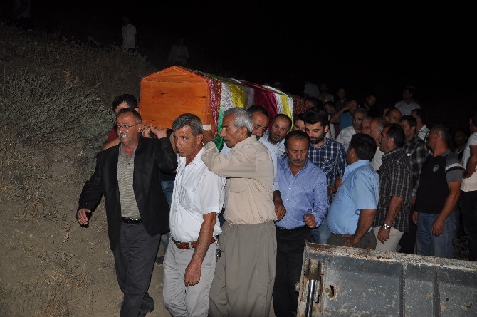 Greyderin Altında Kalan Operatör Toprağa Verildi