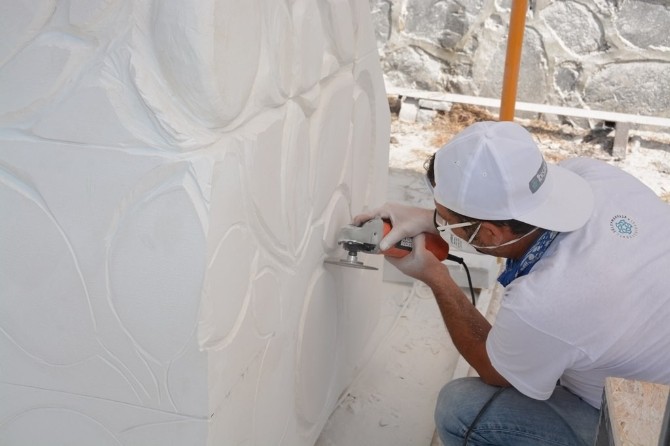 1. Uluslararası Bisanthe Taş Heykel Sempozyumu Yoğun Tempoda Devam Ediyor