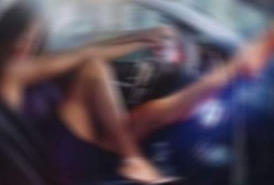 Kadın şoför direksiyon başında bunu yapınca