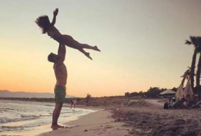 Özge’nin ayakları yerden kesildi