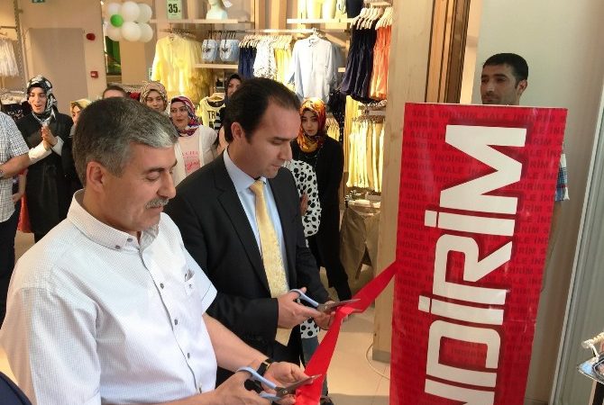 Bitlis’in Tatvan ilçesinde yeni hizmete giren Defacto markasının şube açılışı