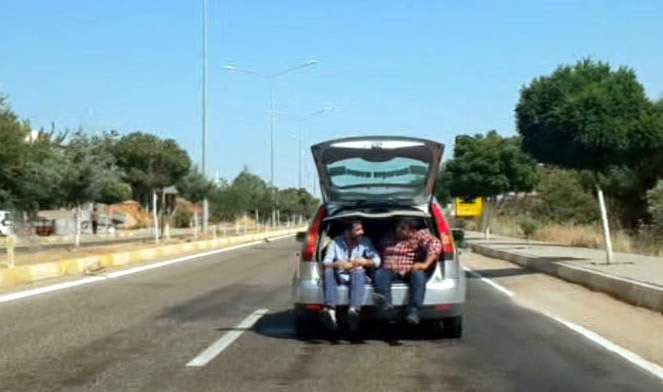 Bagaja Binip Canlarını Tehlikeye Attılar