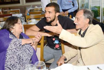 Huzurevi sakinlerini ağırladılar