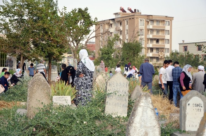 Silvan’da Mezarlıklar Ziyaret Edildi