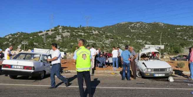 Kaza üstüne kaza!… 2 ölü, 2 yaralı!