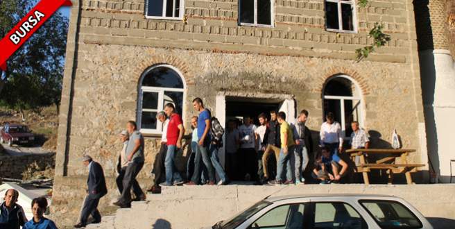 Boşalttıkları köyde 25 yıl sonra namaz kıldılar