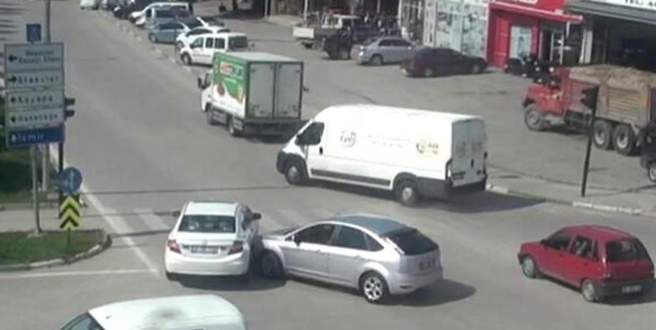 Bursa’daki trafik kazaları MOBESE’de