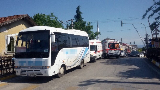 Hemzenin Geçidindeki Kazada Ambulans Şoförü Hafif Şekilde Yaralandı